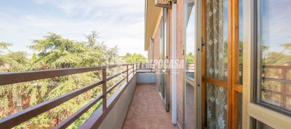 3 rooms Apartment in Modena, Italy No. 303026 5