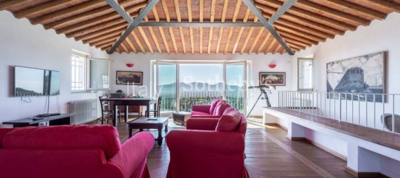 8 bedrooms Villa in Lucca, Italy No. 161458 7