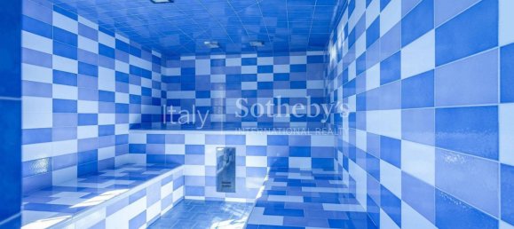 8 bedrooms Villa in Lucca, Italy No. 161458 17