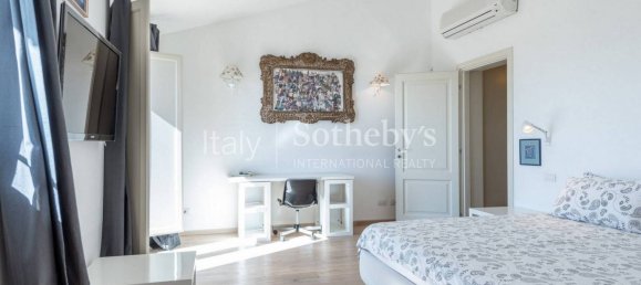 8 bedrooms Villa in Lucca, Italy No. 161458 9