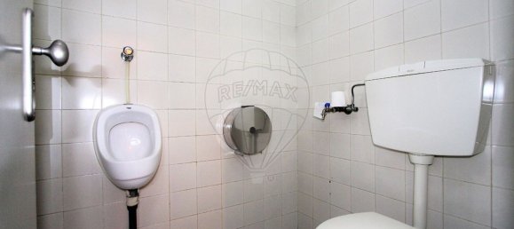 136m² Commercial property in Sintra, Portugal No. 66895 15