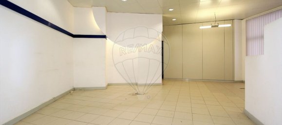 136m² Commercial property in Sintra, Portugal No. 66895 2