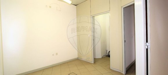 136m² Commercial property in Sintra, Portugal No. 66895 7