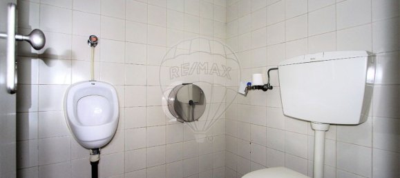 136m² Commercial property in Sintra, Portugal No. 66895 14