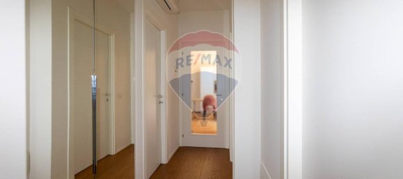 5 rooms Apartment in Jesi, Italy No. 7403 11