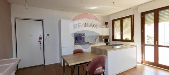 5 rooms Apartment in Jesi, Italy No. 7403 2