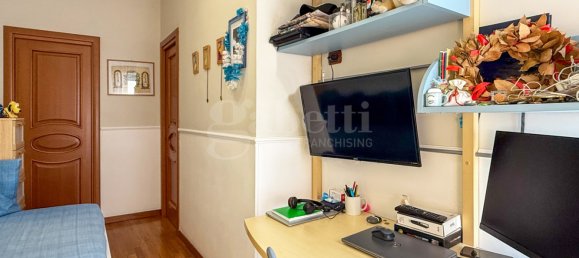3 bedrooms Apartment in Naples, Italy No. 289034 30
