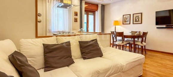 3 bedrooms Apartment in Naples, Italy No. 289034 10