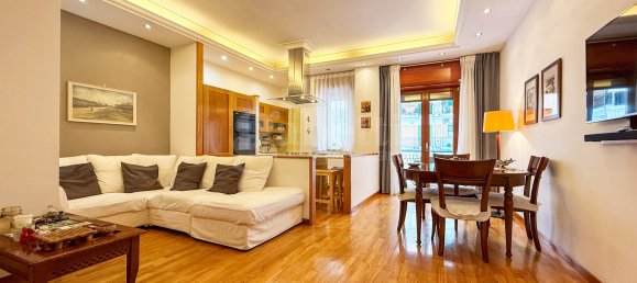 3 bedrooms Apartment in Naples, Italy No. 289034 8