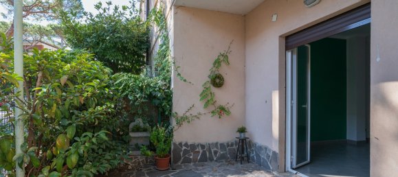 3 rooms Apartment in Naples, Italy No. 257696 2