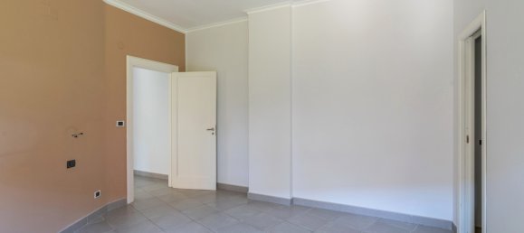 3 rooms Apartment in Naples, Italy No. 257696 9