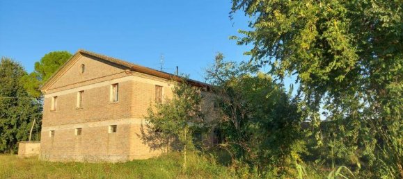 4 bedrooms House in Ostra Vetere, Italy No. 131145 4