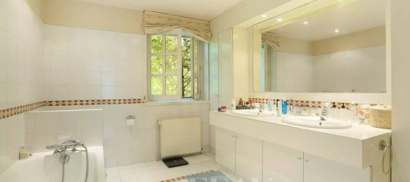 Casa de 5 dormitorios en Garches, France No. 180420 9