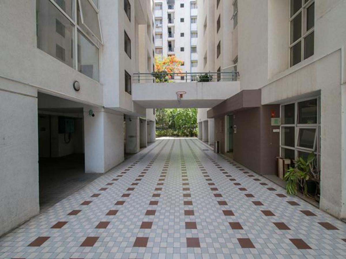 4 bedrooms House in Pune, India No. 13318