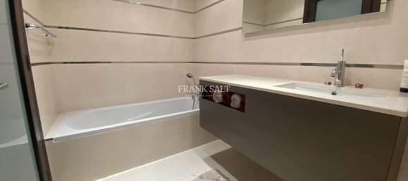 3 bedrooms Penthouse in Saint Julian's, Malta No. 10128 17