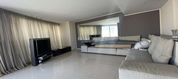 3 bedrooms Penthouse in Saint Julian's, Malta No. 10128 8