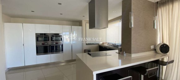 3 bedrooms Penthouse in Saint Julian's, Malta No. 10128 2