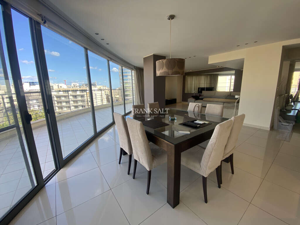 3 bedrooms Penthouse in Saint Julian's, Malta No. 10128
