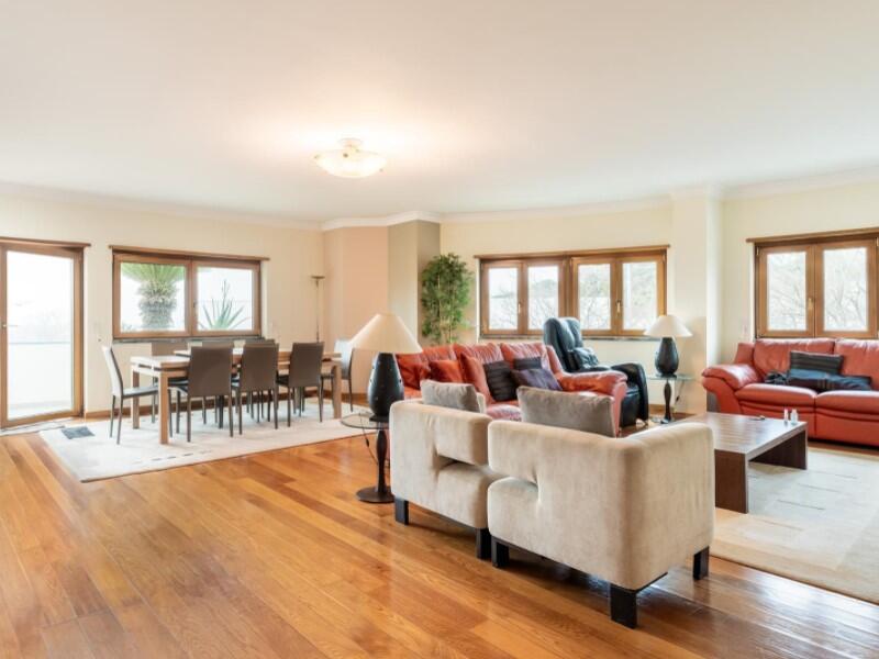 4 bedrooms Apartment in Oeiras, Portugal No. 99347