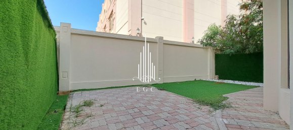 4 chambres Villa à Al Khalidiya, UAE No. 22480 23