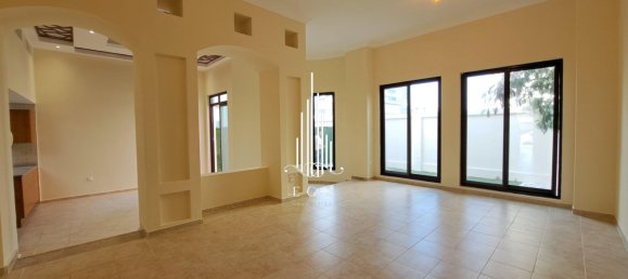 4 chambres Villa à Al Khalidiya, UAE No. 22480 2