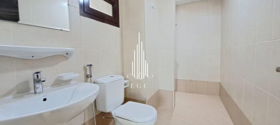 4 chambres Villa à Al Khalidiya, UAE No. 22480 21