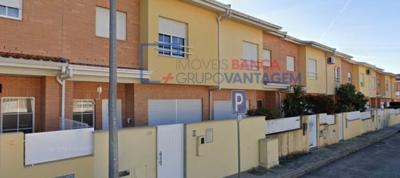 3 bedrooms House in Requiao, Portugal No. 53995 3