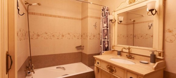 5 bedrooms Villa in Calpe, Spain No. 8448 4