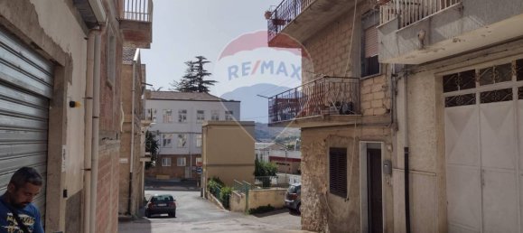 8 bedrooms House in Mirabella Imbaccari, Italy No. 325472 3