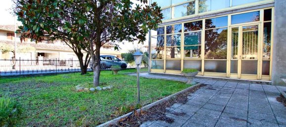 Casa de 6 habitaciónes en San Mauro Pascoli, Italy No. 111836 12