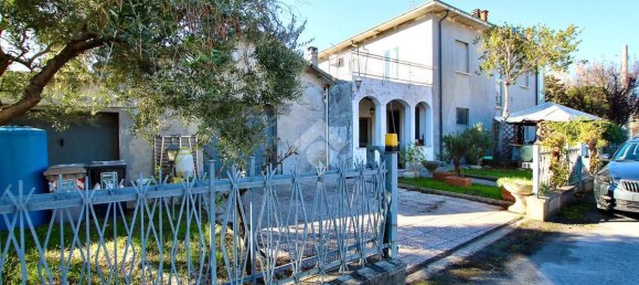 Casa de 6 habitaciónes en San Mauro Pascoli, Italy No. 111836 10