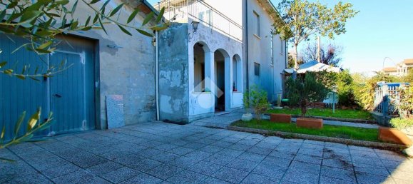 Casa de 6 habitaciónes en San Mauro Pascoli, Italy No. 111836 8
