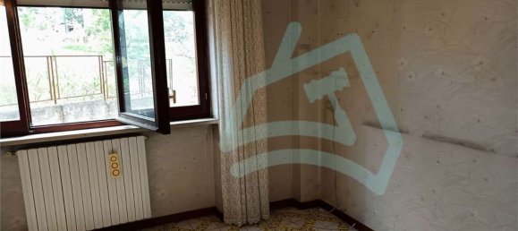 6 rooms Apartment in Benevento, Italy No. 301684 11