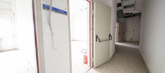 Квартира с 4 комнатами в Фрозиноне, Италия № 79596 12