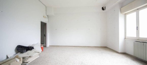 Квартира с 4 комнатами в Фрозиноне, Италия № 79596 10