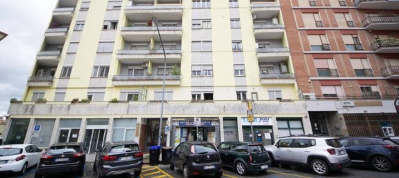 Квартира с 4 комнатами в Фрозиноне, Италия № 79596 3