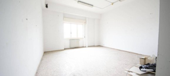 Квартира с 4 комнатами в Фрозиноне, Италия № 79596 9