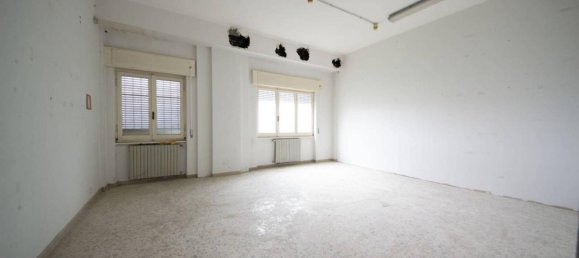 Квартира с 4 комнатами в Фрозиноне, Италия № 79596 5