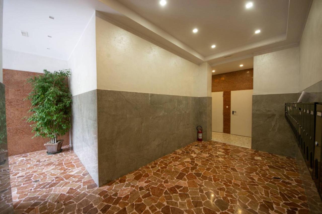 Квартира с 4 комнатами в Фрозиноне, Италия № 79596