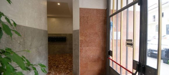 Квартира с 4 комнатами в Фрозиноне, Италия № 79596 2