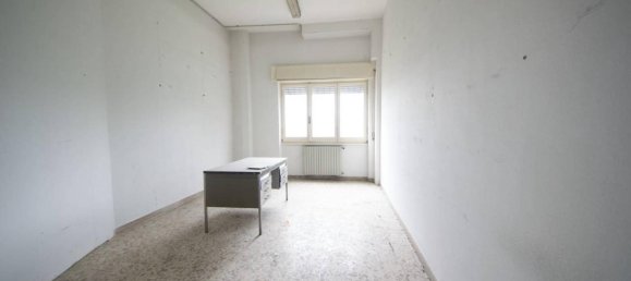 Квартира с 4 комнатами в Фрозиноне, Италия № 79596 11