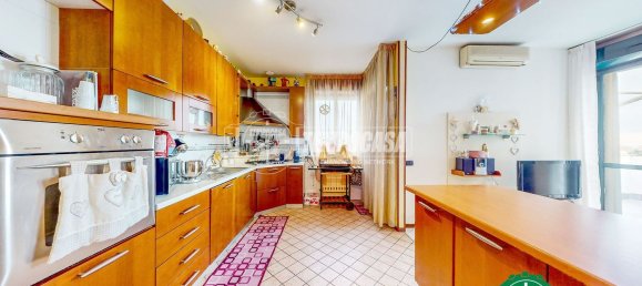 Dúplex de 3 habitaciónes en Valenza, Italy No. 87049 10