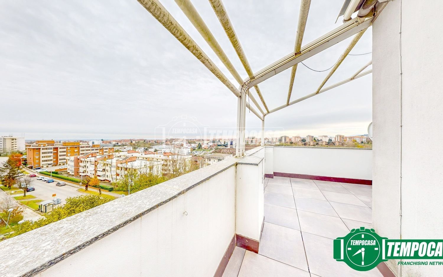 Dúplex de 3 habitaciónes en Valenza, Italy No. 87049