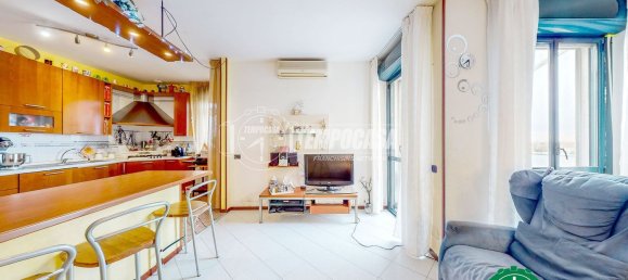 Dúplex de 3 habitaciónes en Valenza, Italy No. 87049 4