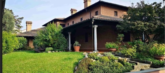 26غرفة فيلا في Muggiò, Italy رقم 4139 2