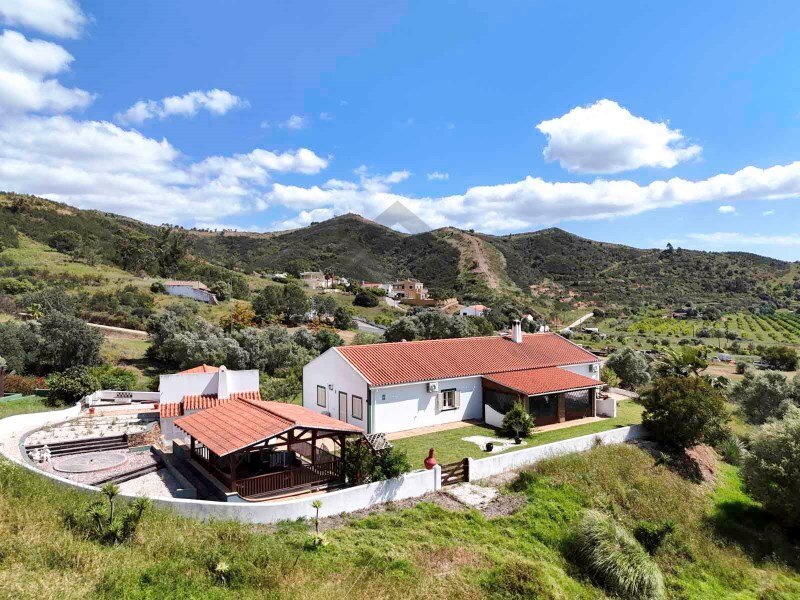 4 bedrooms Land in Silves, Portugal No. 199133