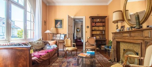 9 bedrooms Villa in Pessac, France No. 279111 2