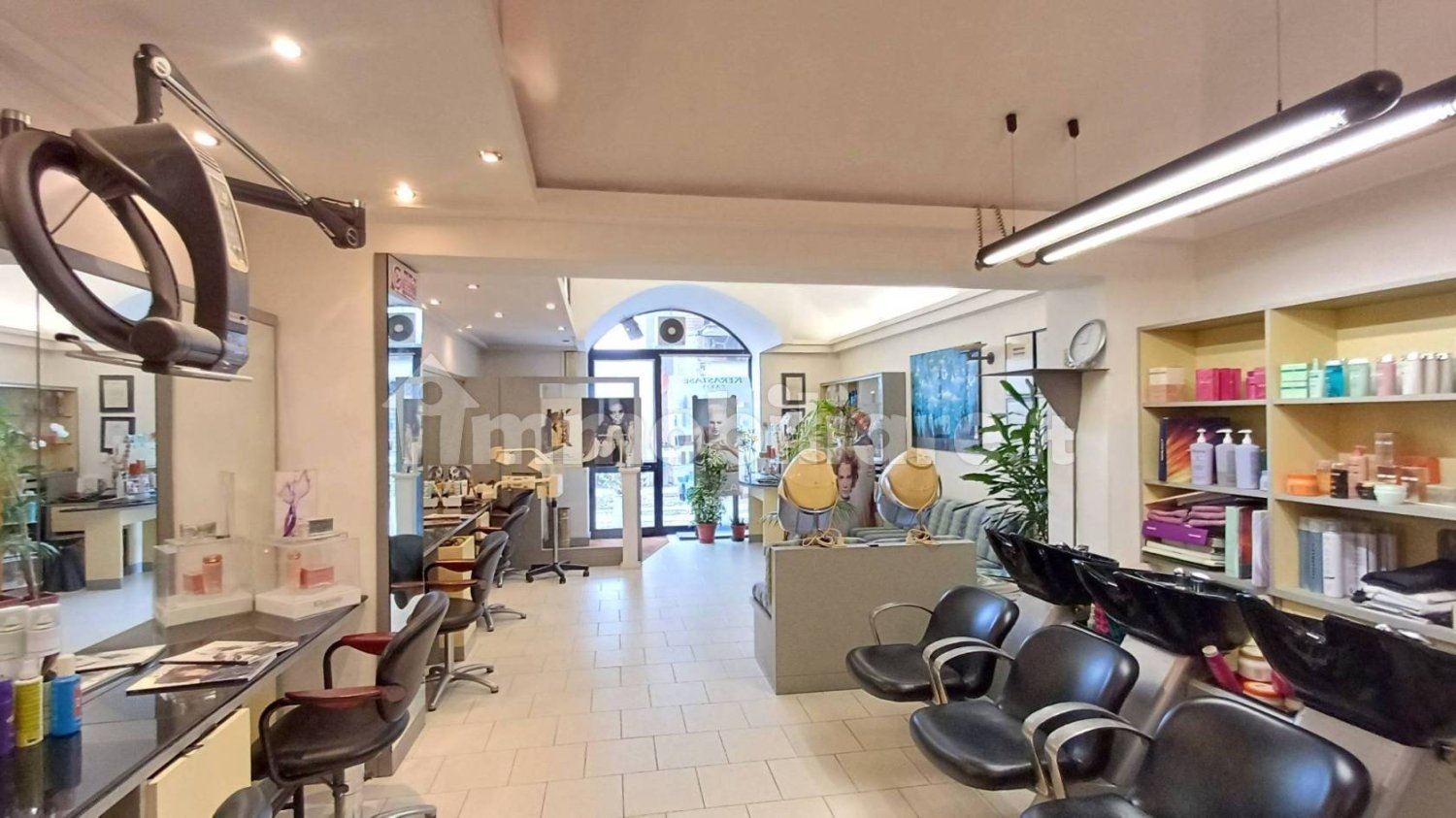 1غرفة عقار تجاري في Novara, Italy رقم 350606