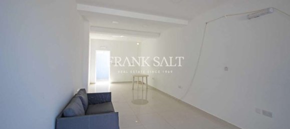 Tienda en Birzebbuga, Malta 45 m² No. 12694 2