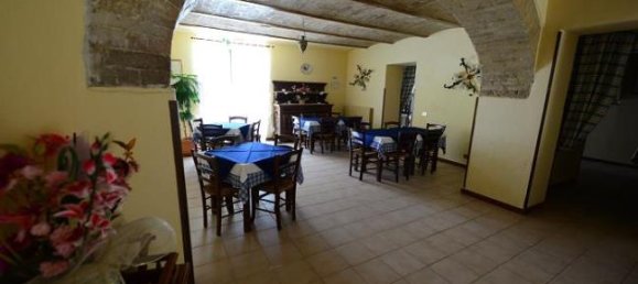 5 bedrooms House in Bevagna, Italy No. 252795 6